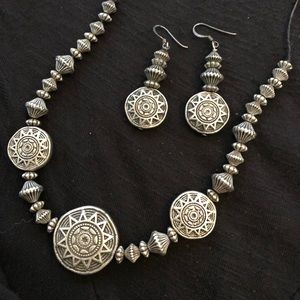 Earring and necklace set